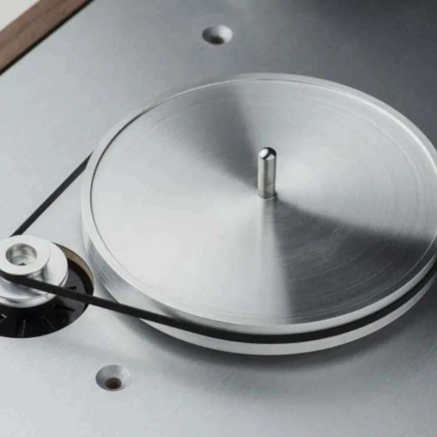 Pro-ject The Classic Evo (2M Silver) | Sub-chassis turntable