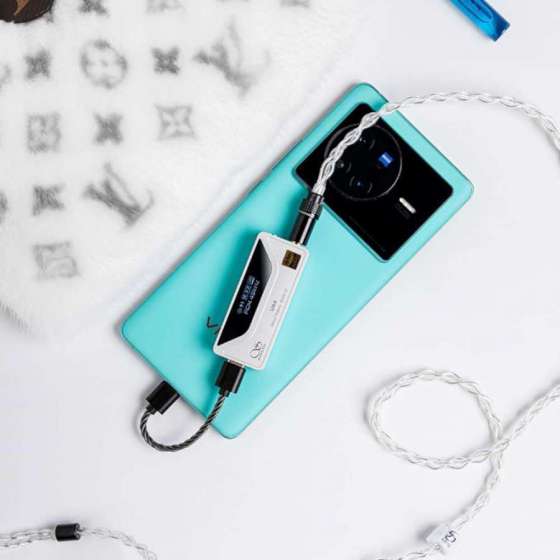 Shanling UA4 Silver | DAC USB et amplificateur de casque super portable à Genève | Digistore.ch