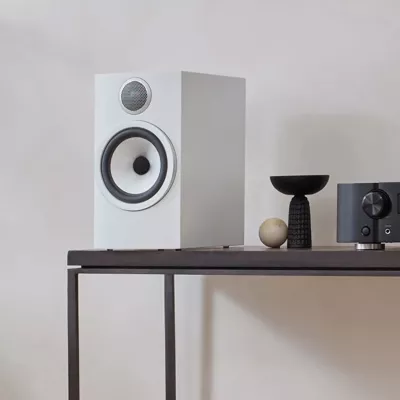 B & W 706 S3 — Bowers & Wilkins Library schwanger