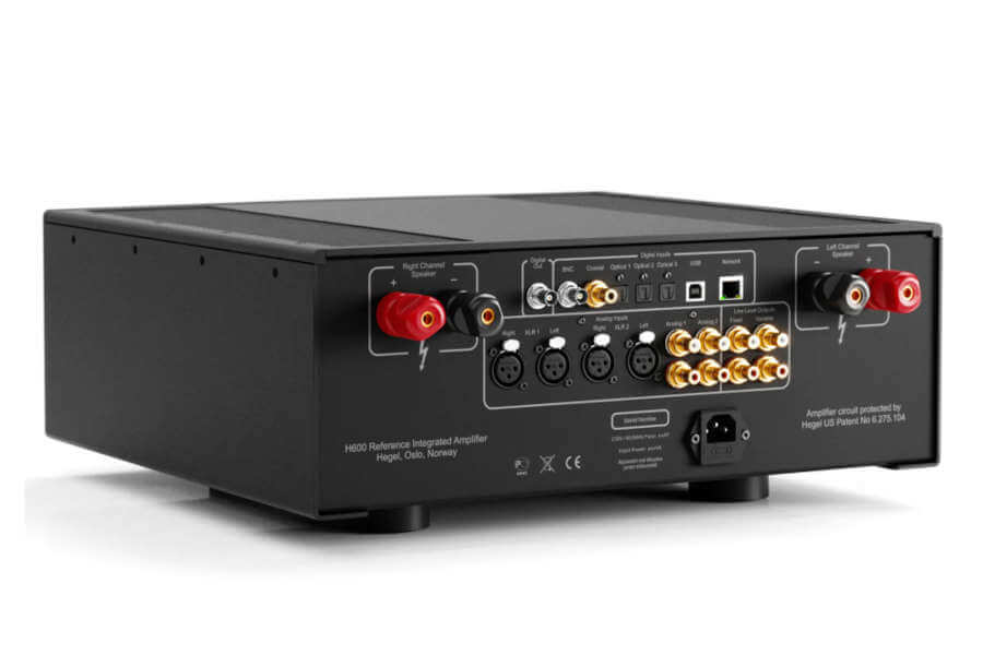 Vue trois-quart arrièrede l'amplificateur Hegel H600