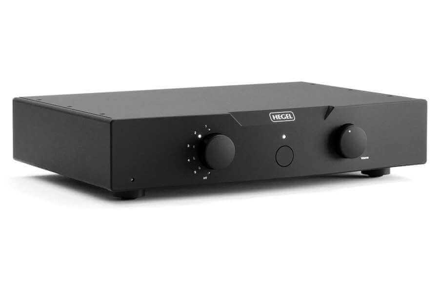 Vue trois-quart face de l'amplificateur de puissance Hegel H30A