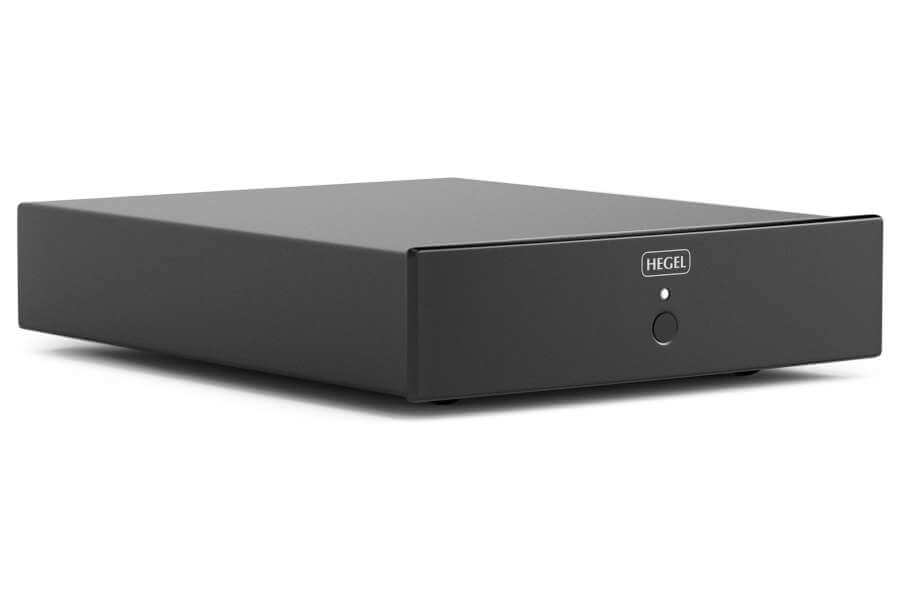 Vue trois-quart face de l'amplificateur Hegel v10
