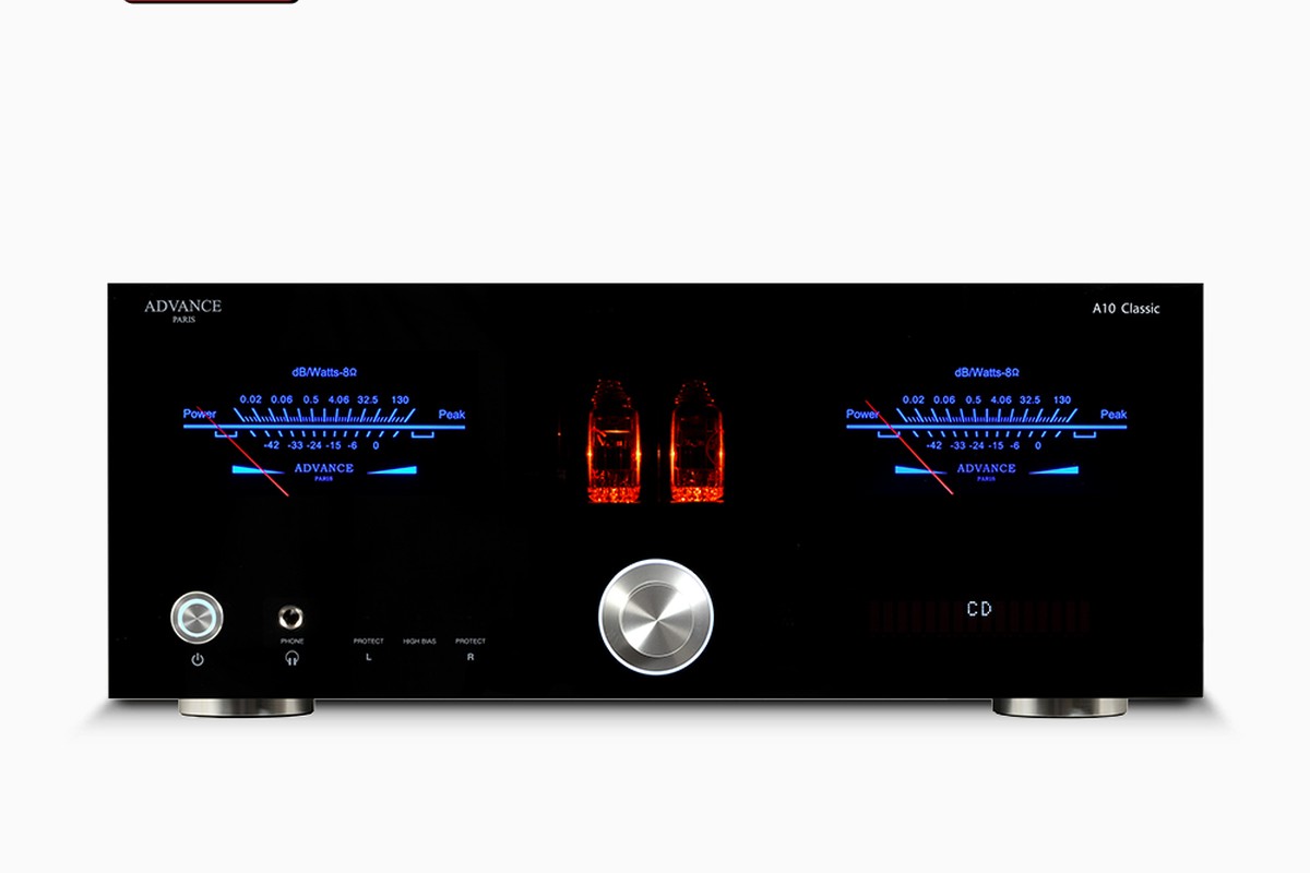 Amplificateur integre Advance Paris A10 Classic vu de face avec ses VU-metres