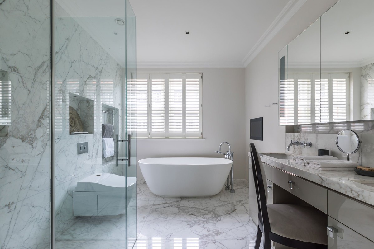 Marble bathroom with a freestanding bath