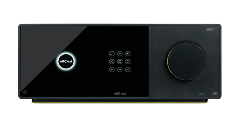 Panneau arrière de l'AVA35 avec connectique HDMI 7/3 et sorties préampli ×16
