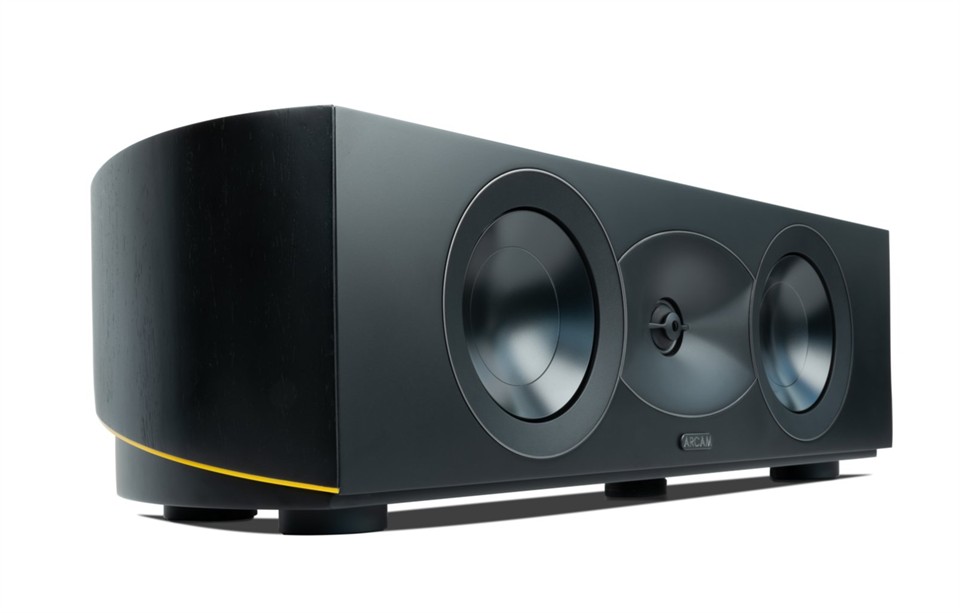 Détail du tweeter avec Acoustic Lens centré entre les deux woofers de l'ARCAM R35C