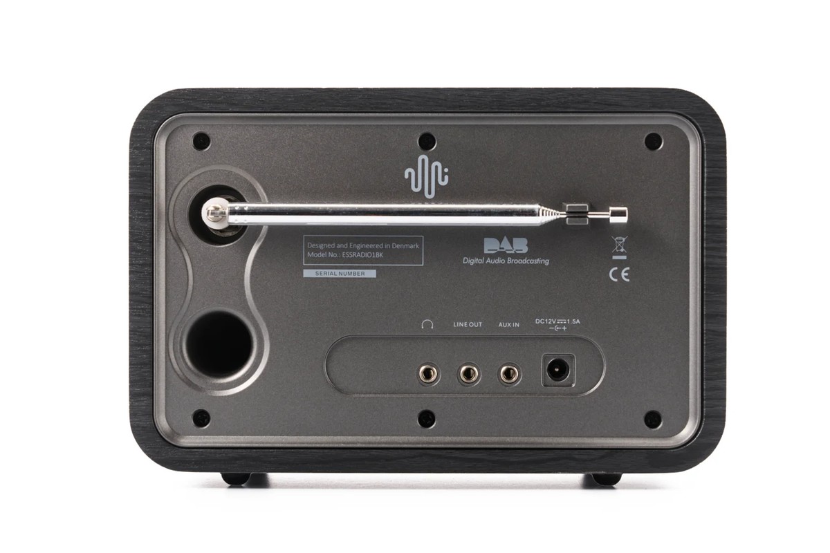 Face arrière noire avec antenne télescopique et prises jack 3,5 mm
