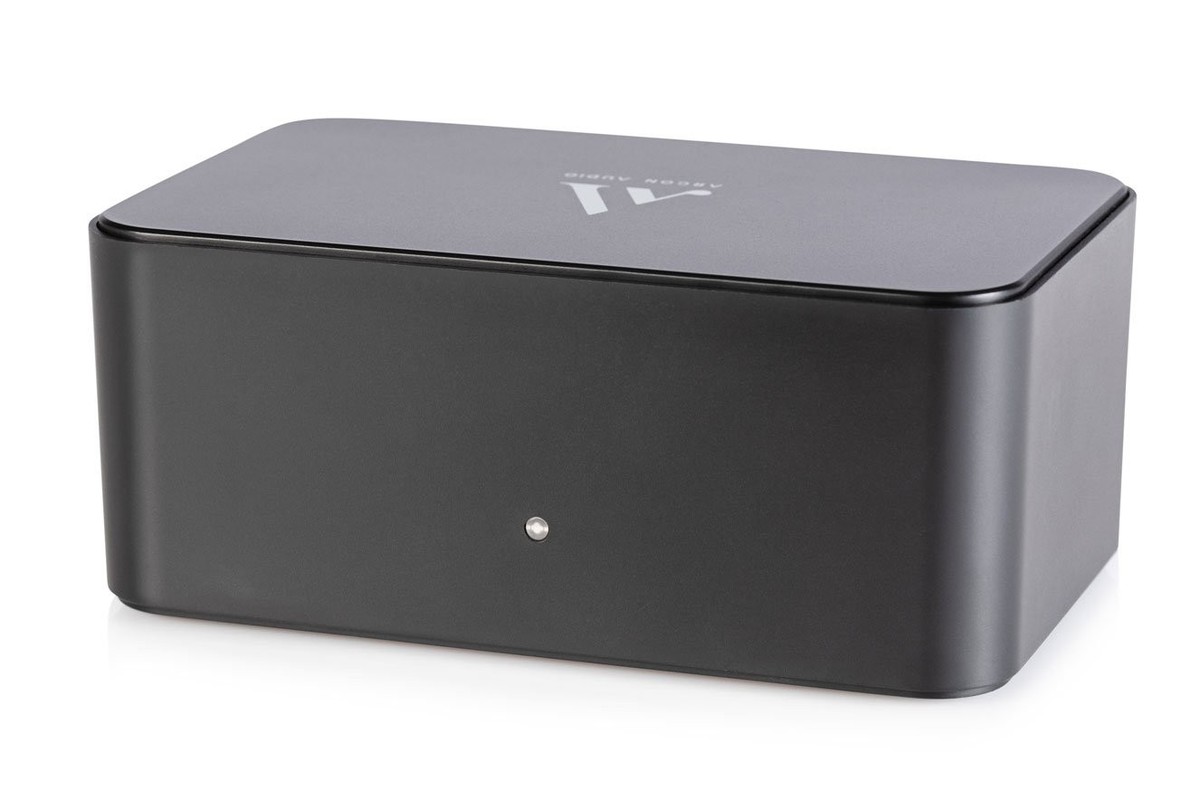 Boîtier noir compact vu de face, avec son voyant