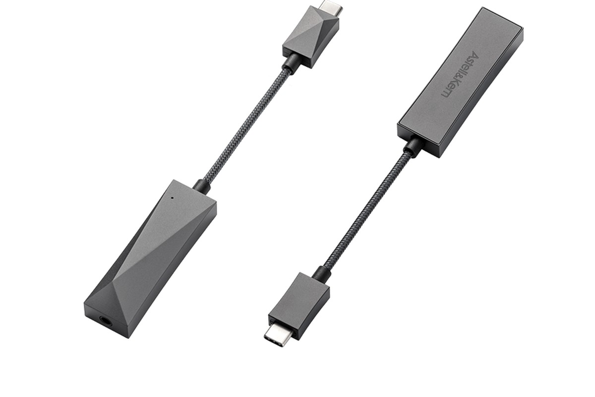 AK HC3 et son câble USB-C vers 3,5 mm
