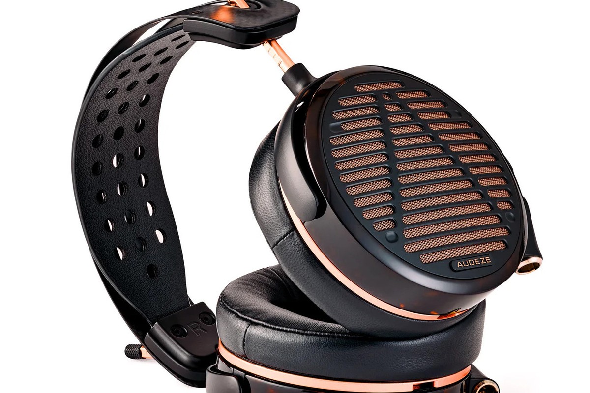 Tortoiseshell earcups with copper accents and carbon fibre and magnesium headband