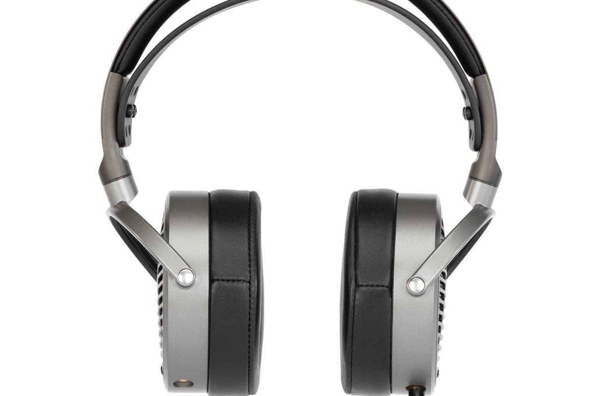 Open-back headphones seen from the front, leather ear pads