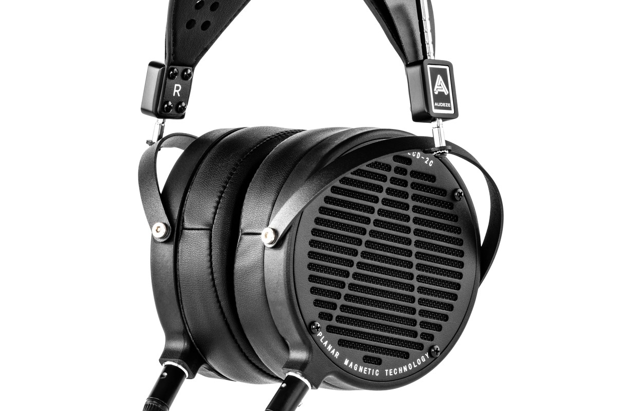 4-pin XLR cable connected to the left earcup
