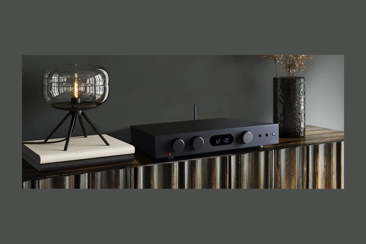 Amplificateur intégré Audiolab 6000A MKII vu de face