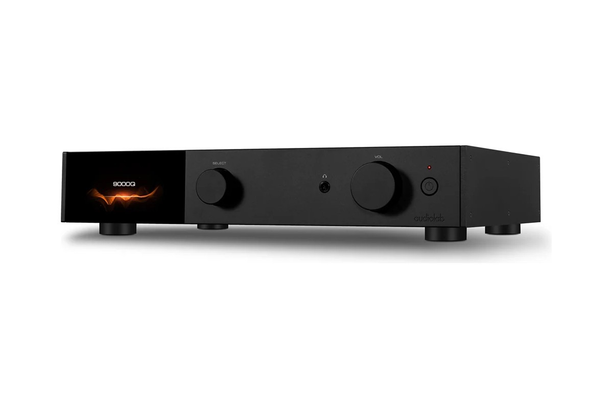 Rückseite des 9000Q mit USB- und Phono-Eingang