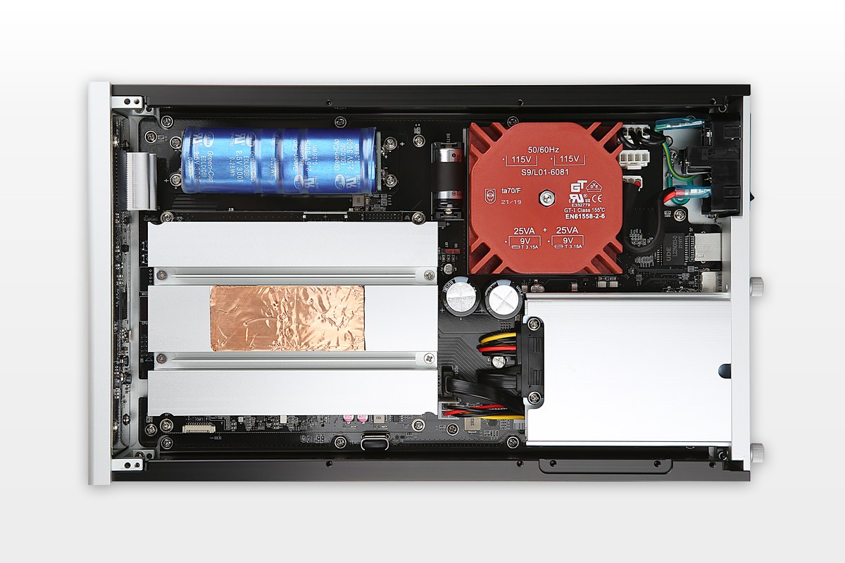 Interior: power supply, fan and circuit boards