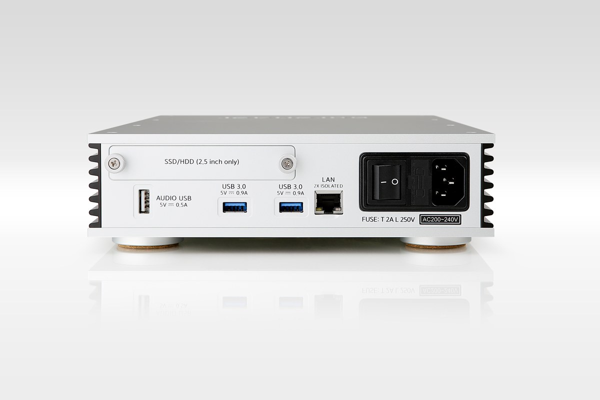 Rear panel: network port, USB ports, audio output and mains socket