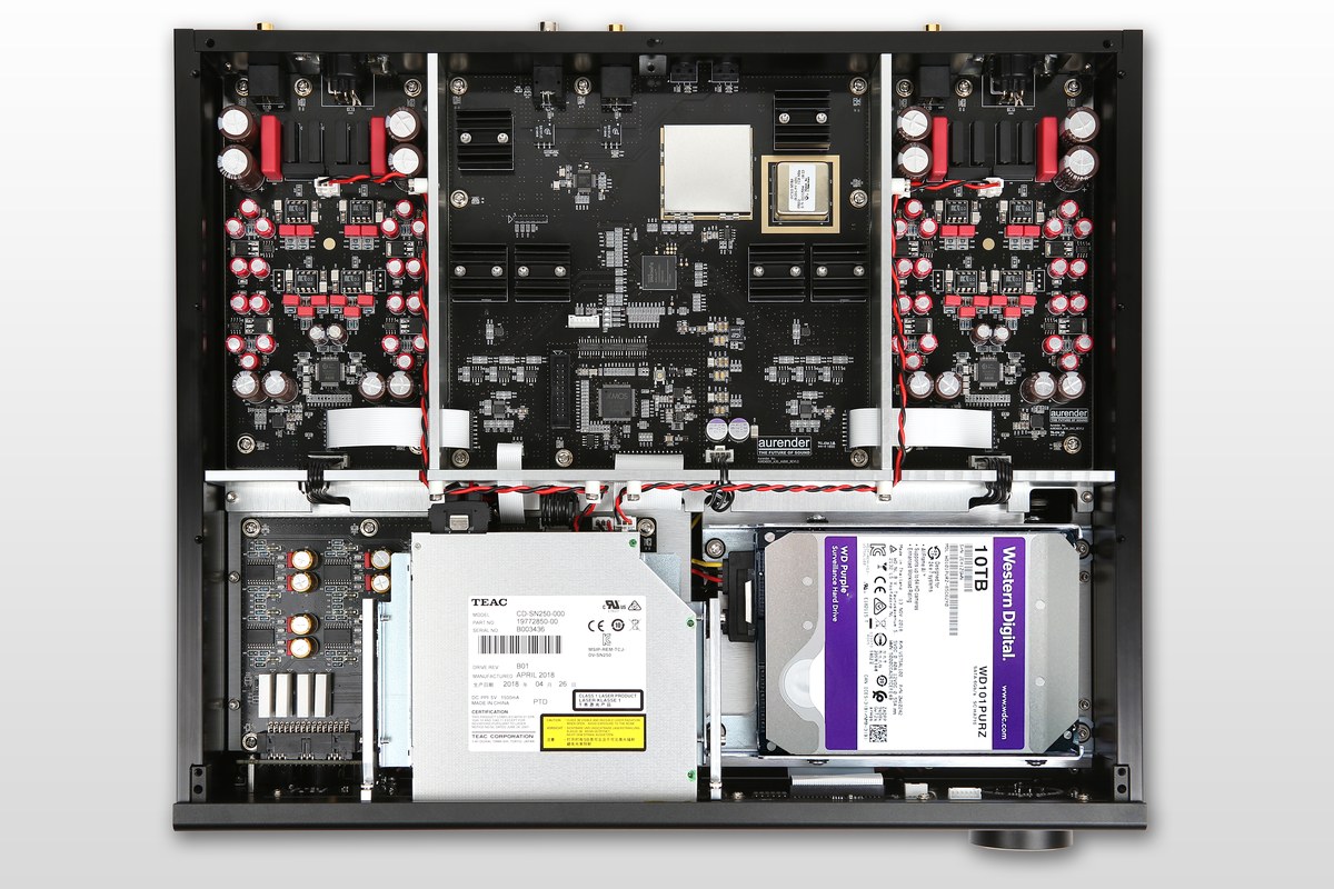 Interior: optical drive, hard disk and circuit boards