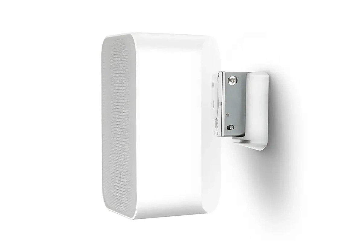 Support blanc portant une enceinte blanche, vue de trois quarts