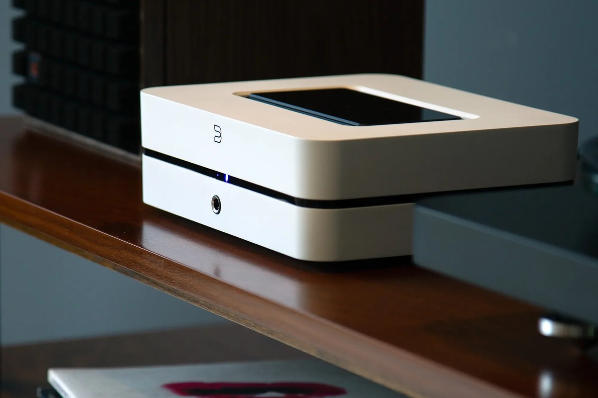 Close view of the top of the unit in its white finish
