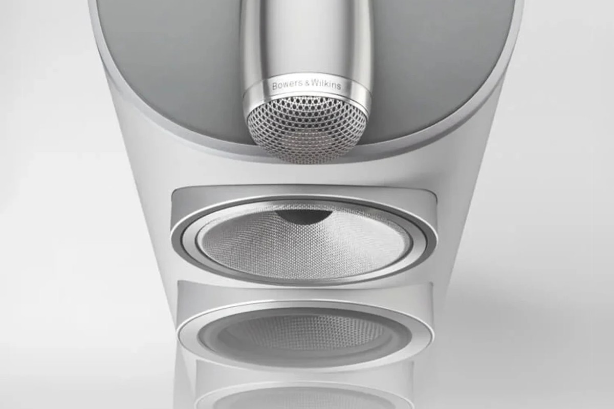 Enceinte 805 D4 en situation dans un salon