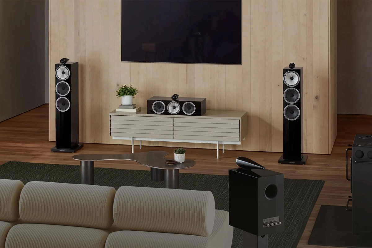 B & W 703 S3 - Brink Bowers & Wilkins Sprecher