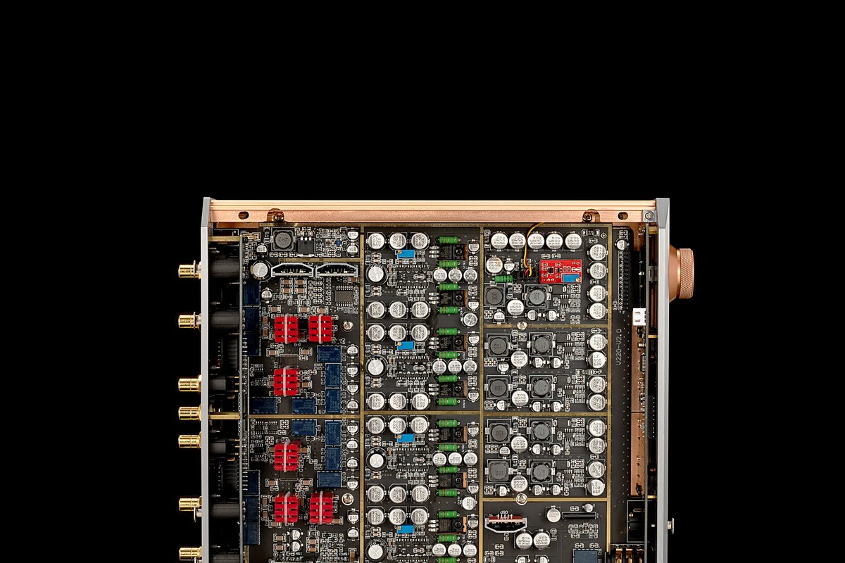 Cool Case chassis in anthracite aluminium and copper gold