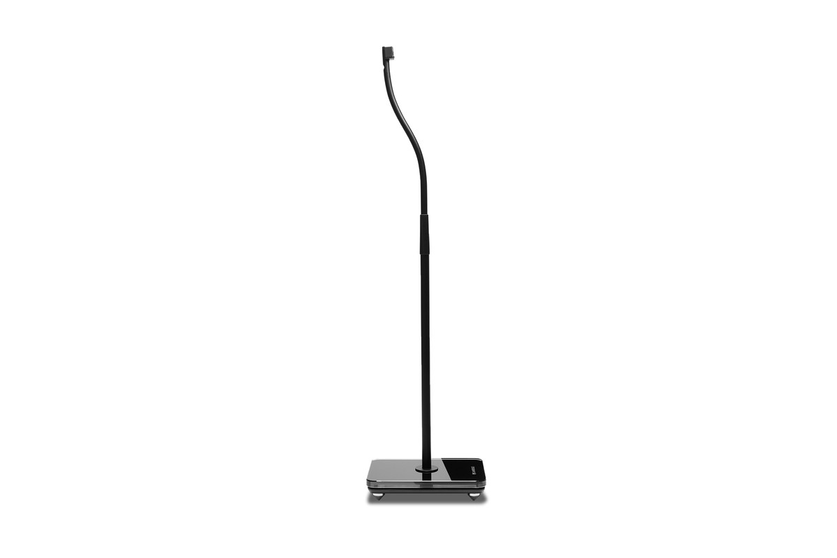 Black floor foot seen on all its height