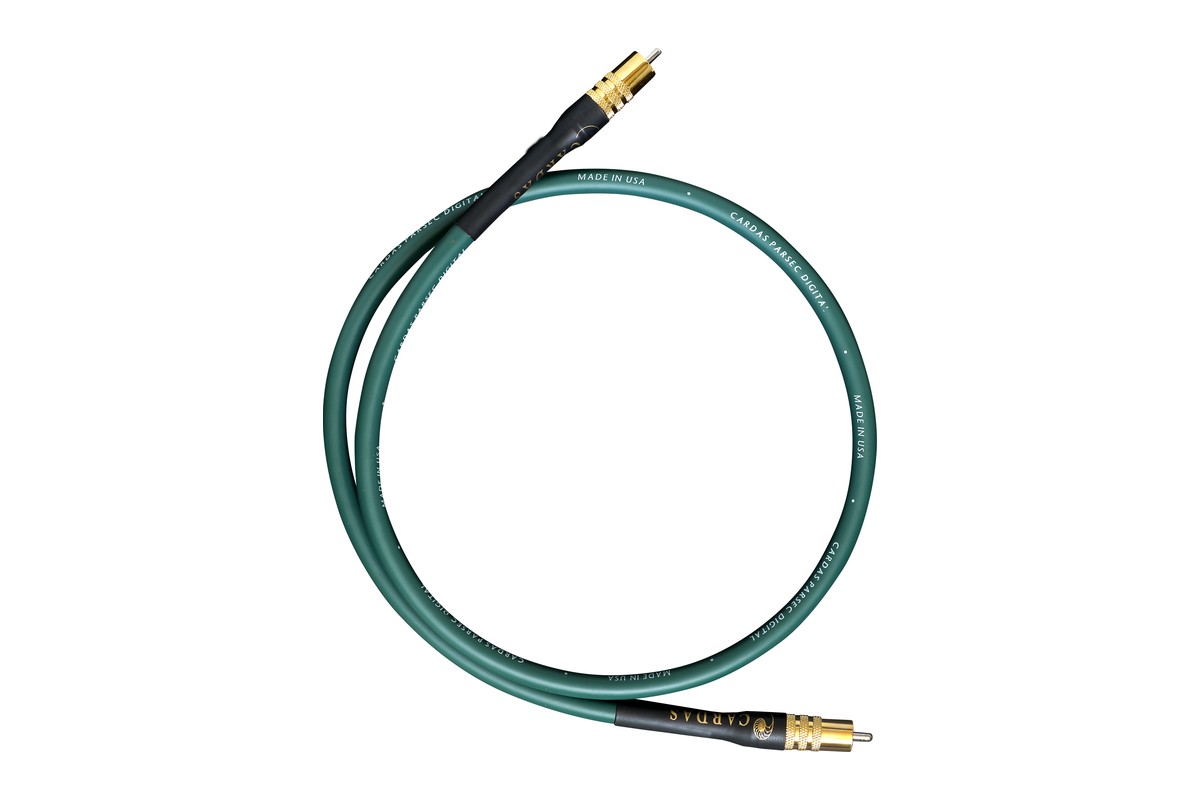 Câble coaxial S/PDIF Parsec Digital enroulé sur fond blanc