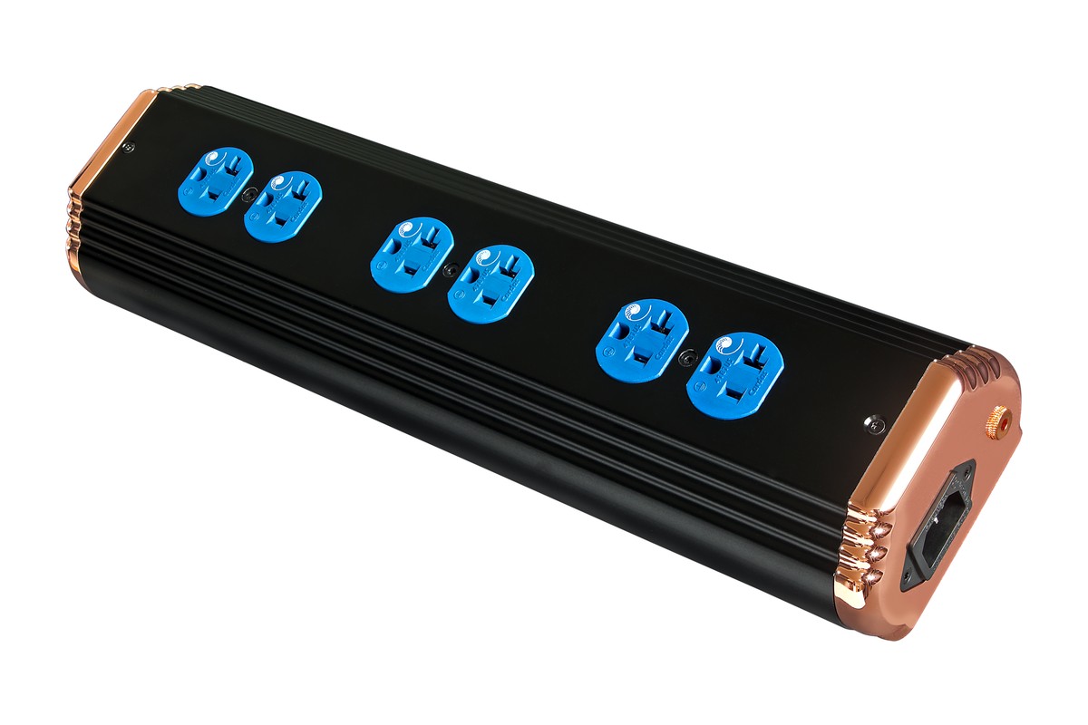 Cardas Nautilus power strip, US version: black housing, six blue outlets and copper-coloured IEC inlet
