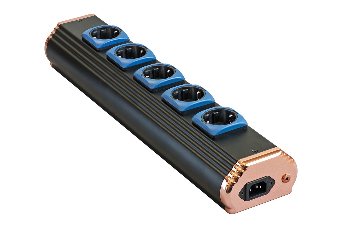 Cardas Nautilus power strip, European version: black housing, blue Schuko outlets and copper-coloured IEC inlet