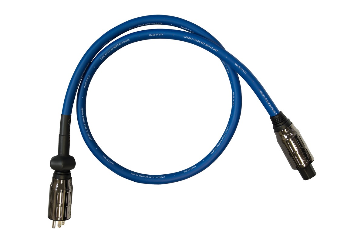 Aufgerolltes dunkelblaues Cardas Clear Beyond Power Kabel, E-5-Stecker an beiden Enden