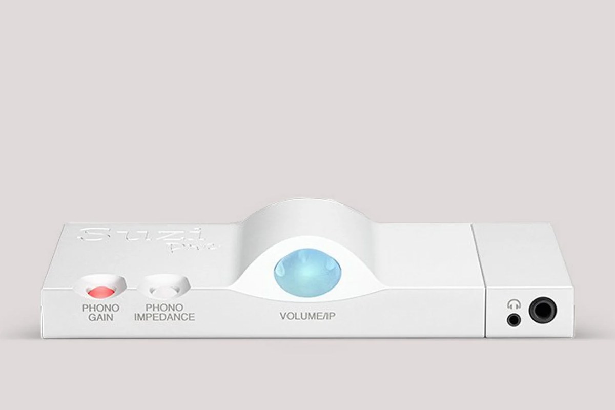 Chord Electronics Suzi Pre vu de face en finition argent