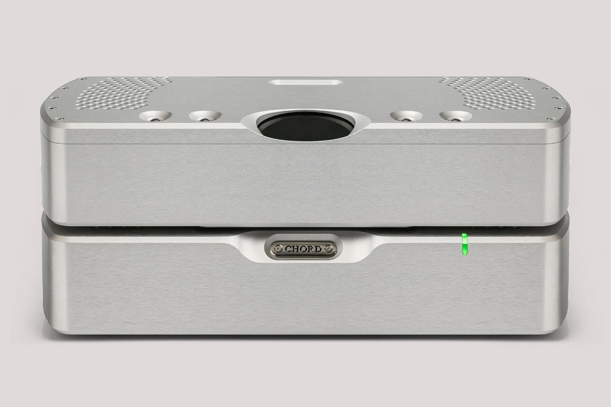 Chord Electronics Quartet vu de face en finition argent, ses deux boîtiers empilés