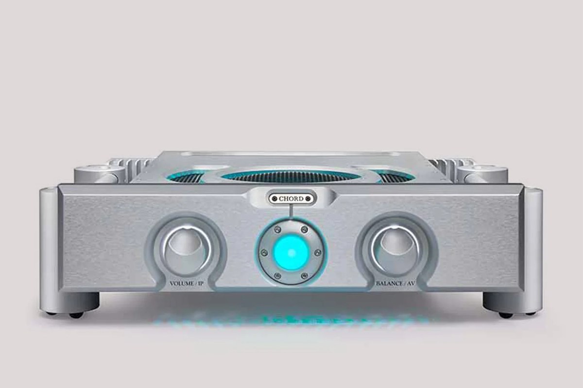 Chord Electronics ULTIMA PRE 3 vu de face en finition argent
