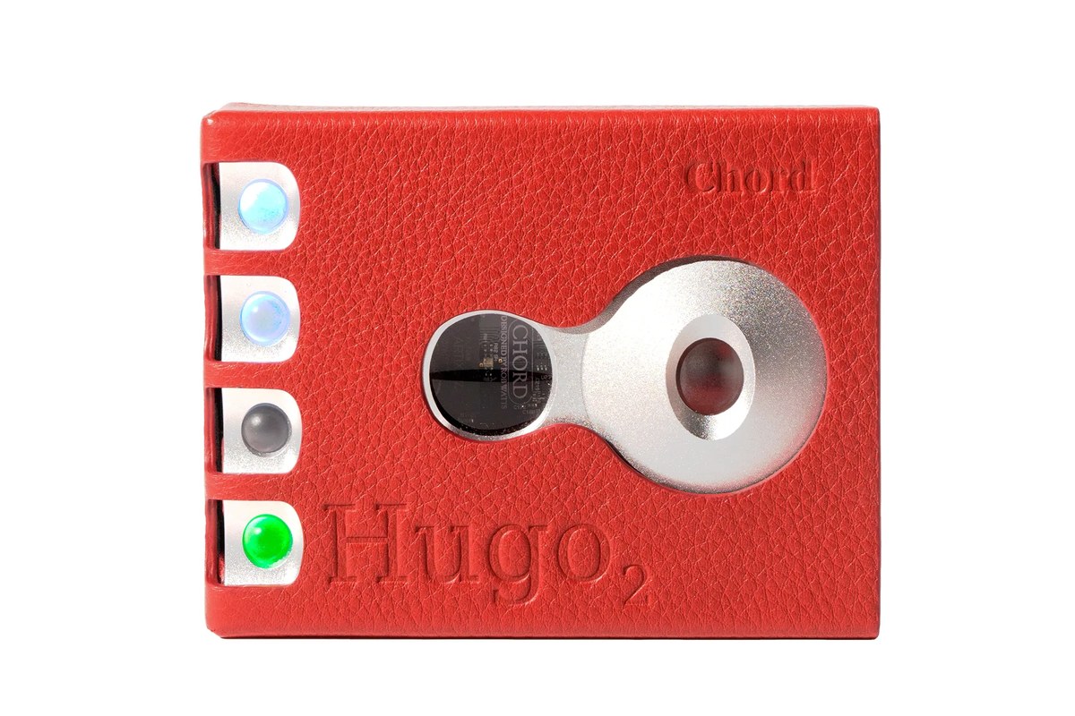 Rote Ledertasche an einem Hugo 2, Lautstärkekugel und Fenster frei