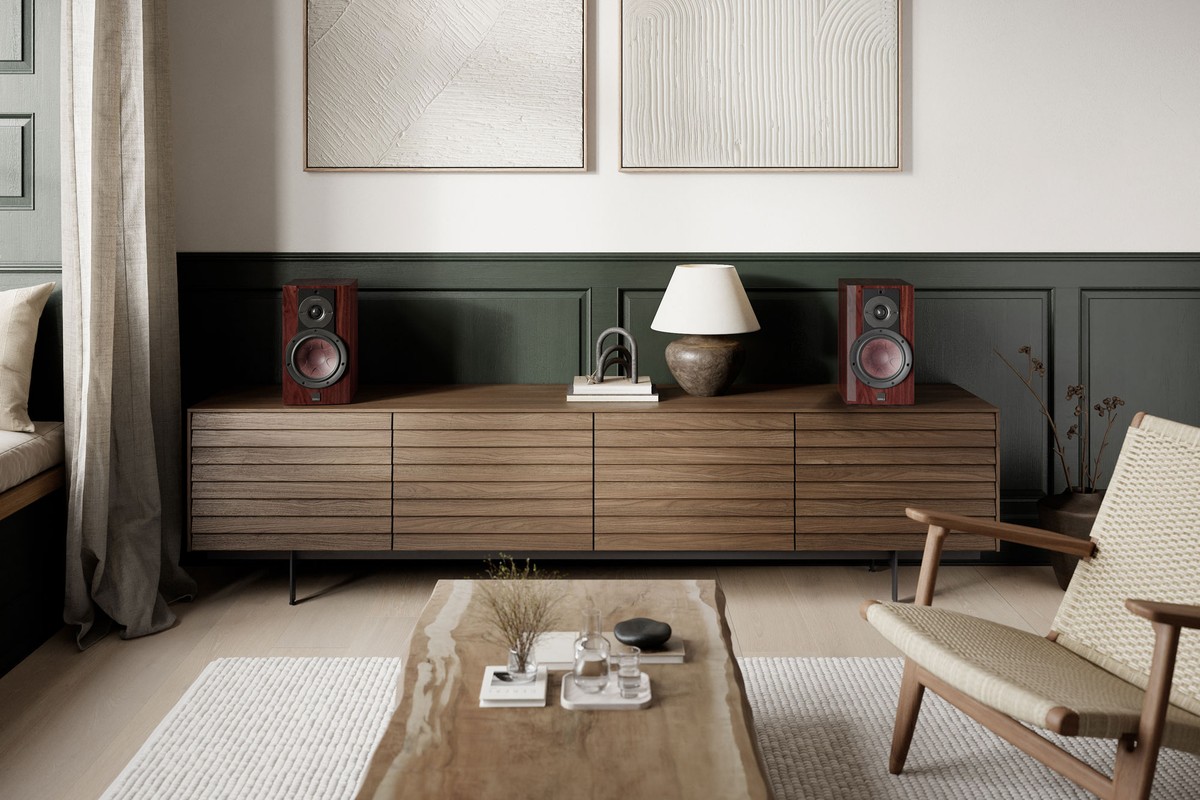 RUBIKORE 2, three-quarter view, lacquered finish