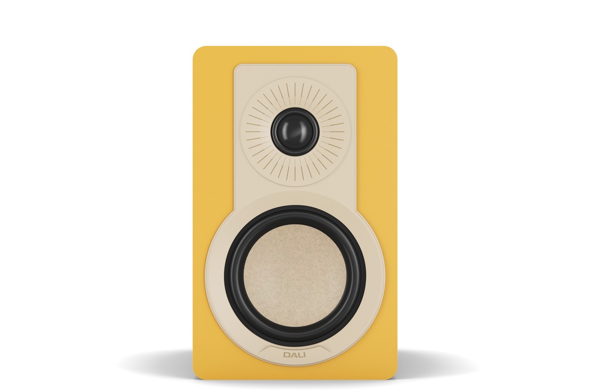 Enceinte jaune de face, grille retirée, dôme et grave visibles