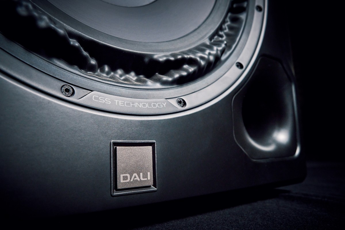 Nahaufnahme des 16-Zoll-Chassis und der CSS-Sicke