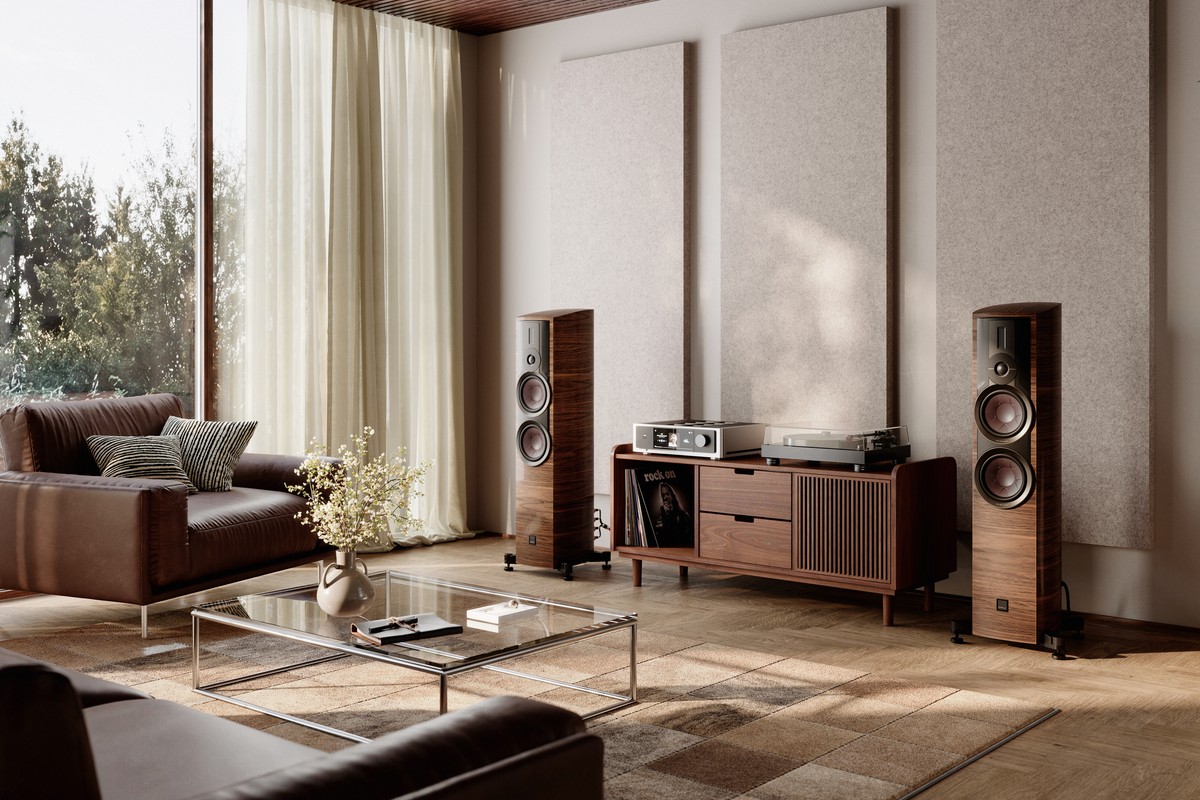 DALI EPIKORE 7 Standlautsprecher in einem modernen Interieur