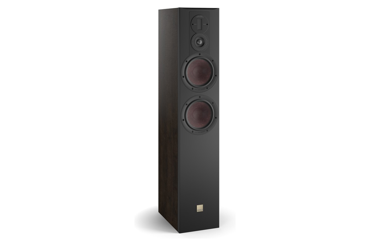 OPTICON 6 MK2 di tre quarti, finitura Tobacco Oak
