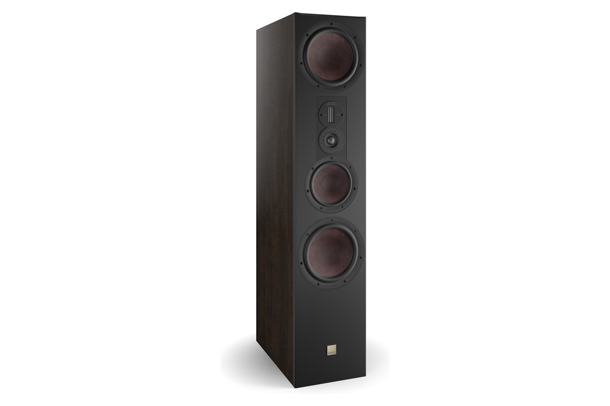 OPTICON 8 MK2 di tre quarti, finitura Tobacco Oak