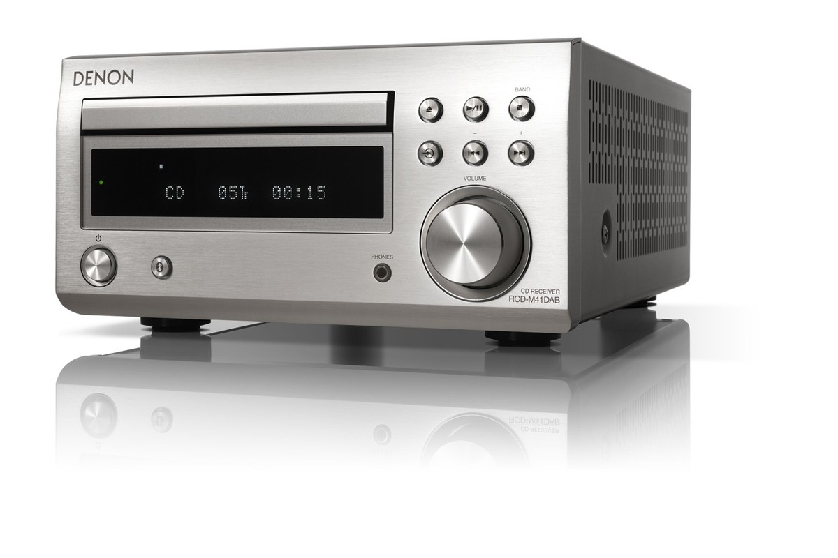 Compact silver CD receiver in three-quarter view on a white background