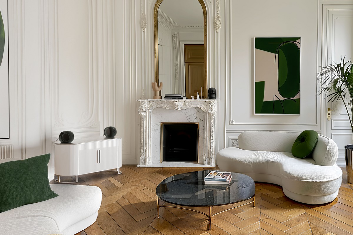 Enceintes sans fil dans un salon parisien