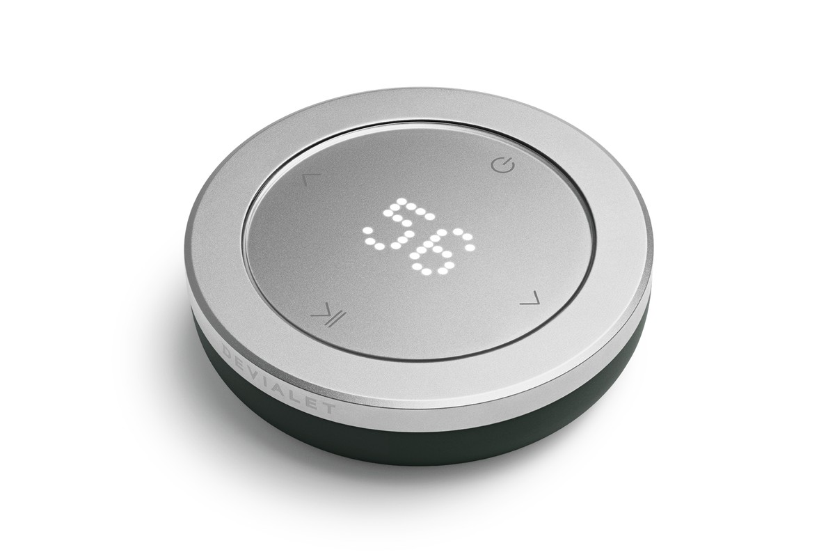 Devialet Remote en finition Deep Forest