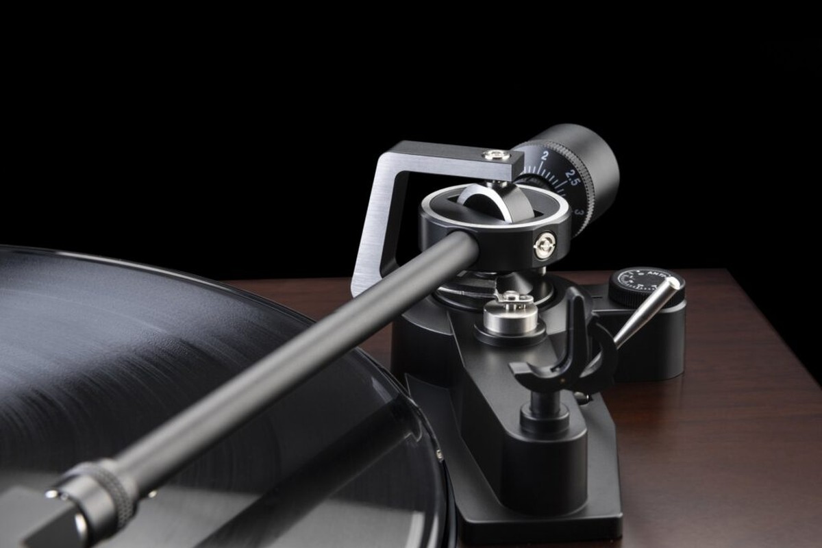Lève-bras automatique de la Dual CS 618Q