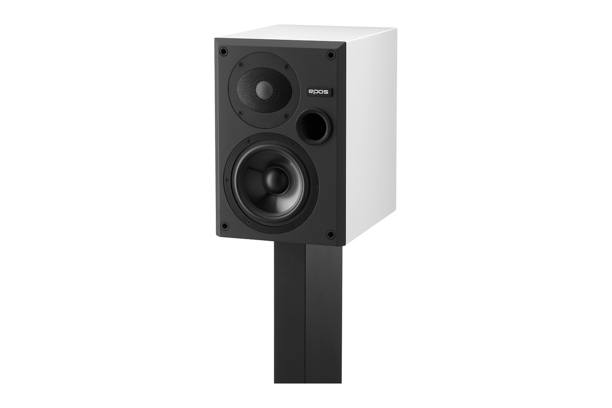 Enceinte blanche installée sur le pied, vue trois quarts