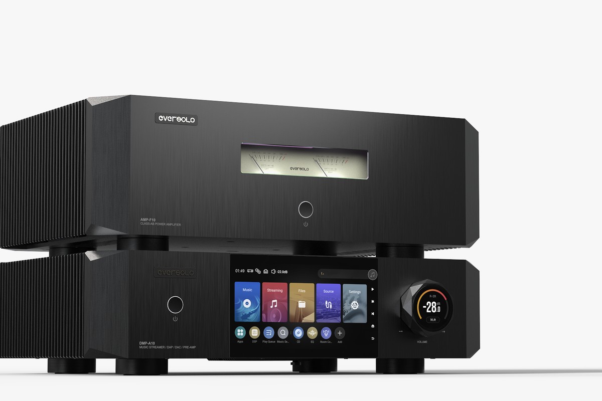 Streamer Eversolo DMP-A10 posé sur l'amplificateur AMP-F10, les deux appareils empilés