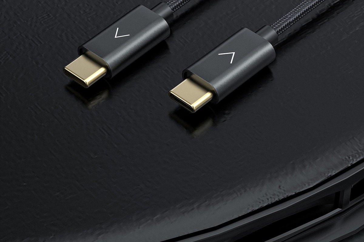 Due connettori USB-C in alluminio con contatti dorati