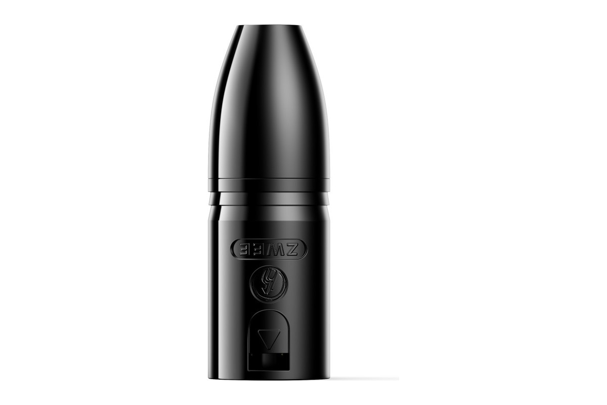 Vista frontale dell'adattatore, lato XLR, con il logo inciso