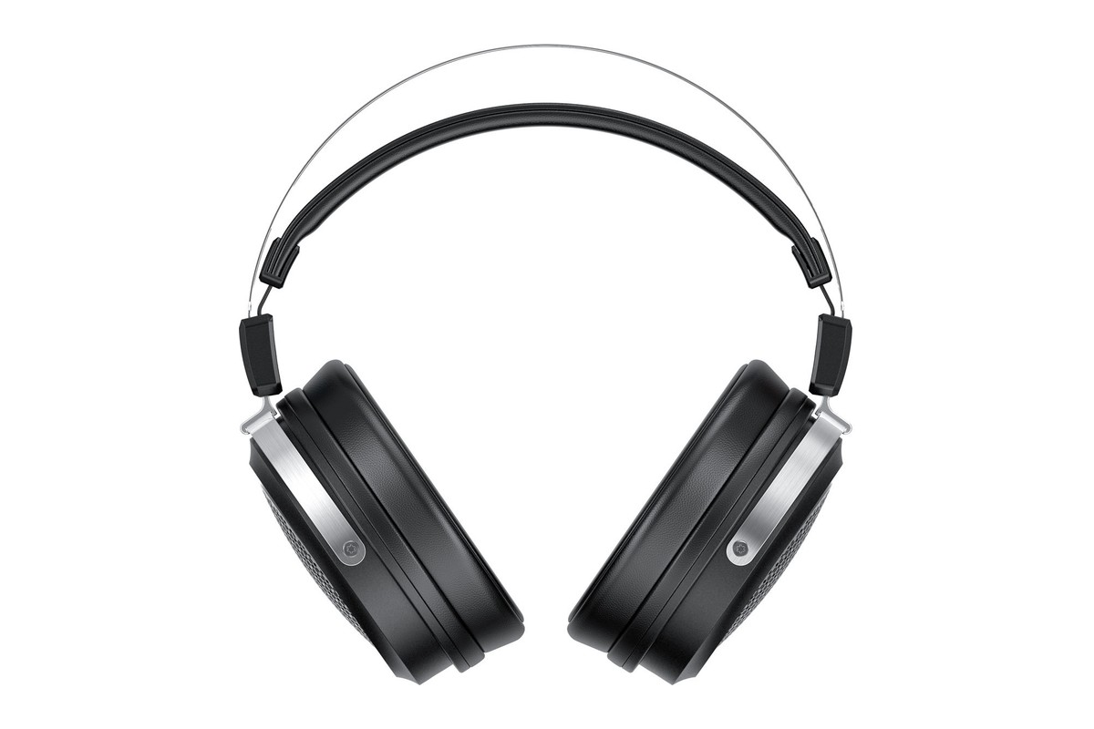 Headphones seen from the front, metal headband and black ear pads